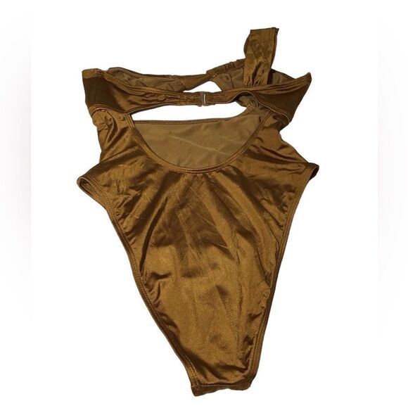 Good American Bali Cutout One Shoulder Swimsuit. Size 1 - Picture 8 of 11